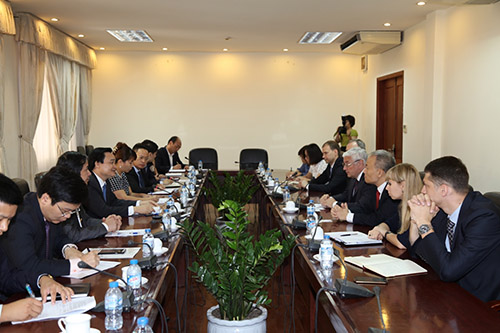 MPEI delegation visits Vietnam