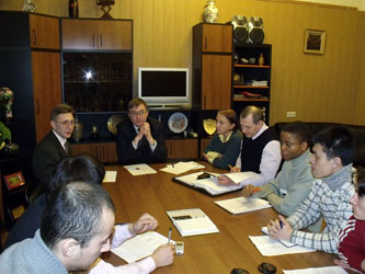 15. At the meeting with Students Council
Vice-Rector I.G. Zhelbakov (Center), The Dean V.V. Manukhin (on the left), and on the right L.I. Lyashenko (social activity) and A.Yu. Shepilov (Students Campus)